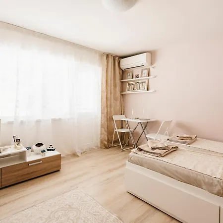 5 Minutes From The And The Center With Private Patio Lejlighed *