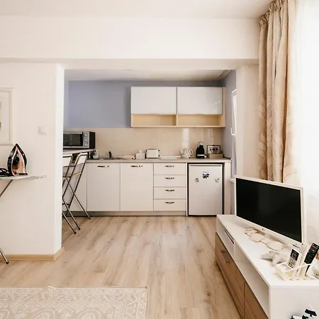 5 Minutes From The And The Center With Private Patio Lejlighed Burgas City