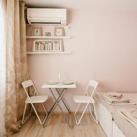 5 Minutes From The And The Center With Private Patio Lejlighed Burgas City
