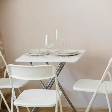 5 Minutes From The And The Center With Private Patio Lejlighed
