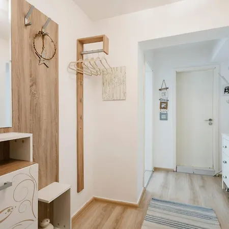 Lejlighed 5 Minutes From The And The Center With Private Patio *